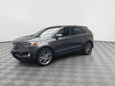 Certified 2019 Ford Edge Titanium w/ Equipment Group 301A FWD image 40