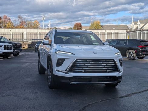 New 2026 Buick Enclave Preferred w/ Power Package image 3