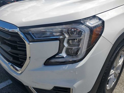 Used 2023 GMC Terrain SLE w/ Driver Convenience Package FWD image 13