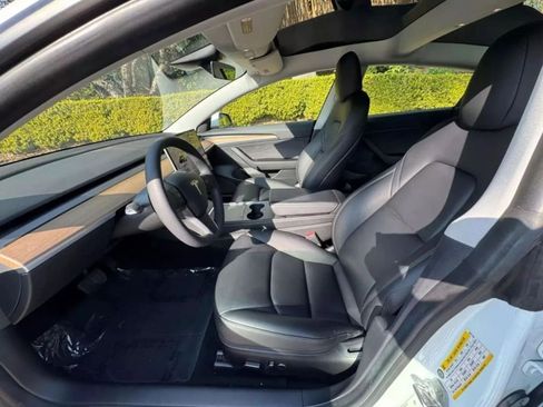 Used 2022 Tesla Model 3 Long Range AWD/4WD image 8