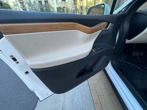 Used 2019 Tesla Model X Long Range AWD/4WD image 17