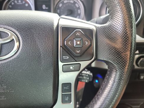 Used 2021 Toyota Tacoma SR5 RWD image 29