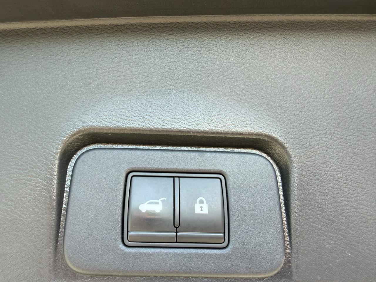 Used 2022 Nissan Rogue SV w/ SV Premium Package FWD image 19