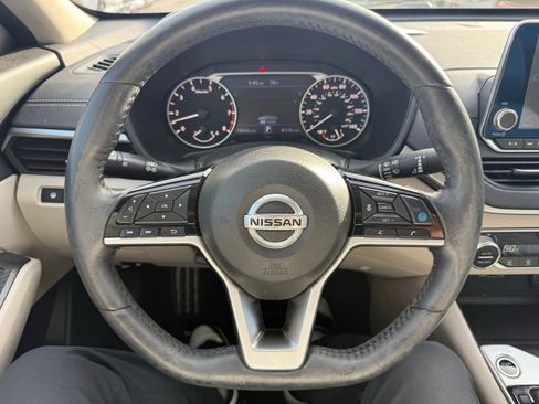 Certified 2019 Nissan Altima 2.5 SV image 17