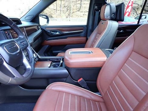 Used 2023 GMC Yukon Denali Ultimate image 16
