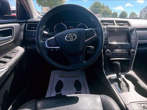 Used 2017 Toyota Camry XLE FWD image 8