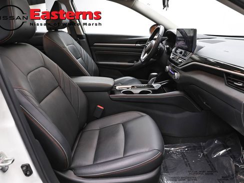 Used 2023 Nissan Altima 2.0 SR FWD image 23