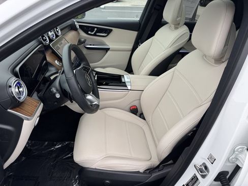 Used 2023 Mercedes-Benz GLC 300 4MATIC image 16