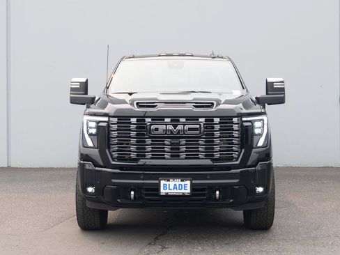 Used 2025 GMC Sierra 3500 Denali Ultimate AWD/4WD image 24