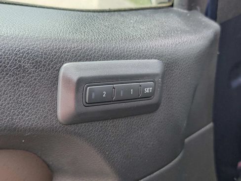 Used 2023 Nissan Titan Platinum Reserve w/ Moonroof Package RWD image 16