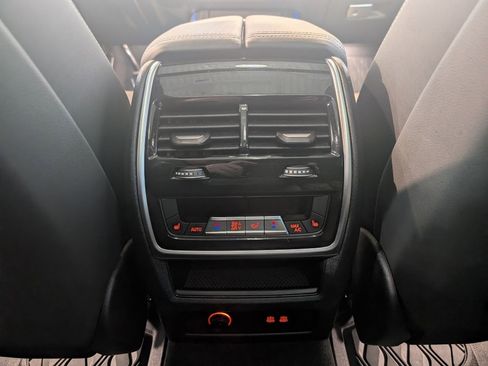 Used 2025 BMW X5 M60i w/ Climate Comfort Package image 27