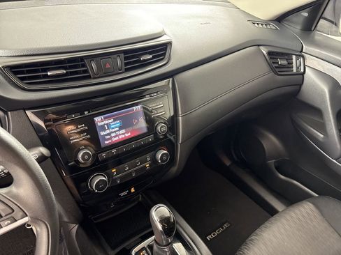 Used 2017 Nissan Rogue S AWD/4WD image 34
