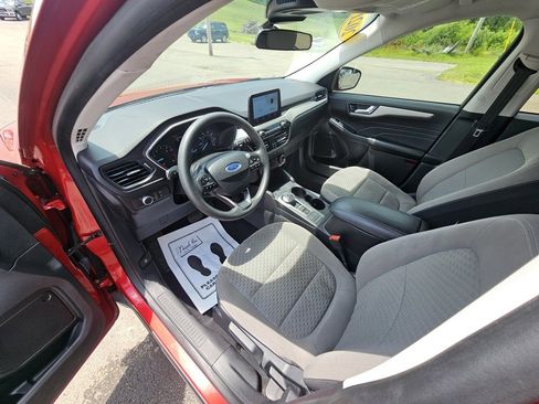 Used 2021 Ford Escape SE image 18