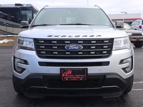 Used 2017 Ford Explorer XLT w/ Equipment Group 202A image 24