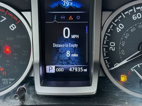 Used 2021 Toyota Tacoma SR5 RWD image 8
