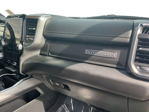 Used 2025 RAM 1500 Laramie AWD/4WD image 17