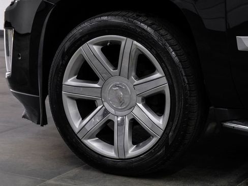 Used 2020 Cadillac Escalade ESV Luxury RWD image 61