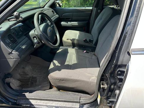 Used 2011 Ford Crown Victoria Police Interceptor image 10