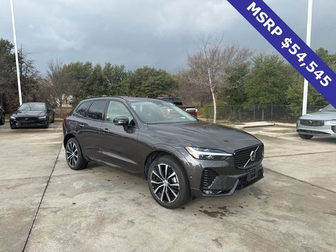 Certified 2025 Volvo XC60 B5 Plus image 3