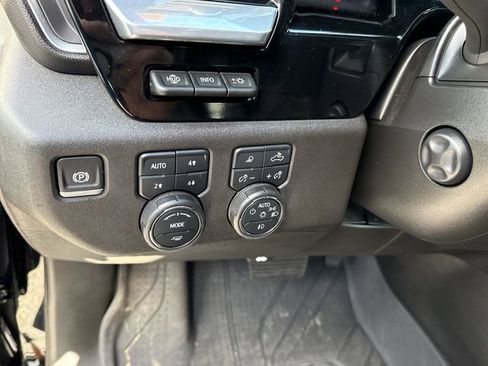 Used 2024 Chevrolet Silverado 1500 High Country w/ High Country Premium Package image 41