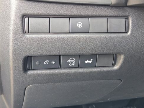 Used 2023 Nissan Rogue SV w/ SV Premium B Package image 25