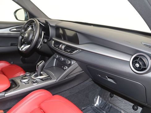 Used 2024 Alfa Romeo Stelvio Veloce image 30