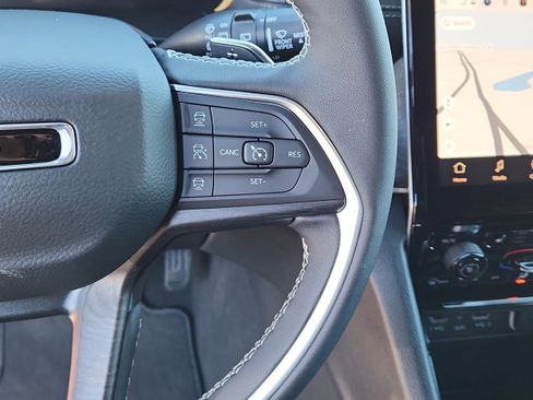 New 2025 Jeep Grand Cherokee Limited AWD/4WD image 16