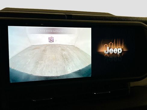 Used 2024 Jeep Wrangler Unlimited AWD/4WD image 11