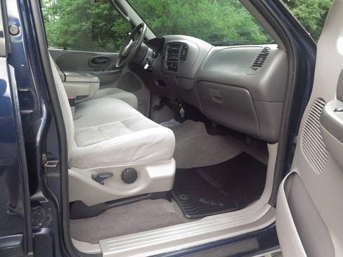Used 2003 Ford F150 XLT RWD image 15
