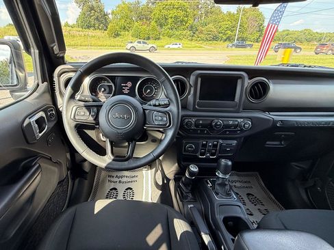 Used 2019 Jeep Wrangler Unlimited Sport S AWD/4WD image 17