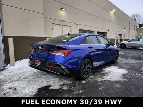 New 2026 Hyundai Elantra SEL Sport Premium image 3