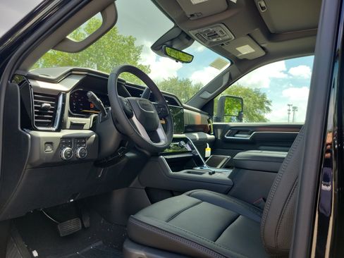 New 2026 GMC Sierra 2500 Denali w/ Denali Reserve Package AWD/4WD image 7