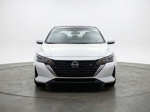 Used 2025 Nissan Sentra SV FWD image 2