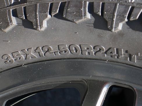 Used 2023 GMC Sierra 3500 Denali w/ Denali Ultimate Package image 46