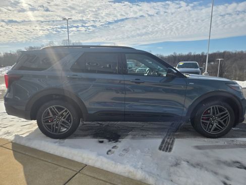 New 2026 Ford Explorer ST-Line w/ ST-Line Street Pack AWD/4WD image 4