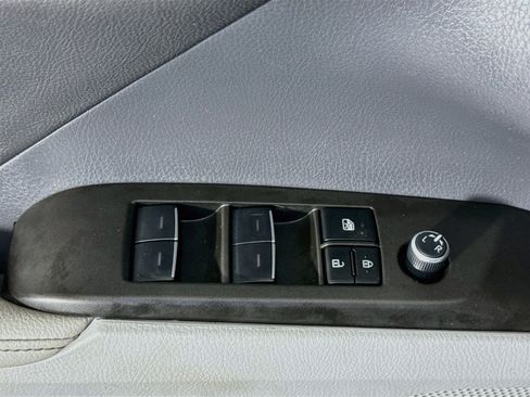 Used 2024 Toyota Camry XLE FWD image 24