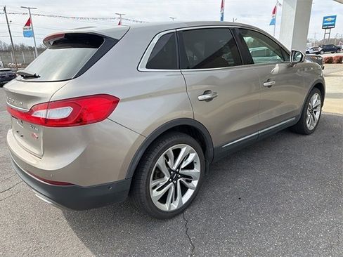 Used 2018 Lincoln MKX Reserve w/ Driver Assistance Package image 4