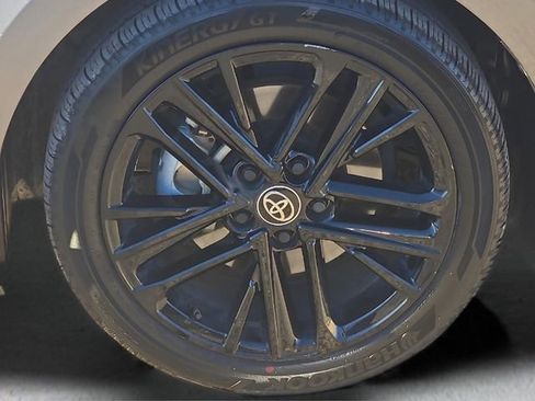 Used 2025 Toyota Camry SE image 8