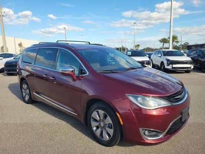 Used 2018 Chrysler Pacifica Limited w/ Advanced Safetytec Group