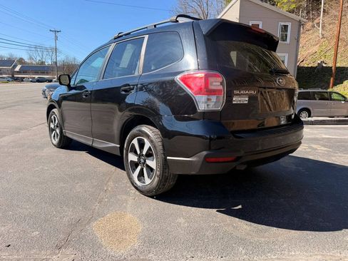 Used 2017 Subaru Forester 2.5i Premium w/ All-Weather Package AWD/4WD image 7