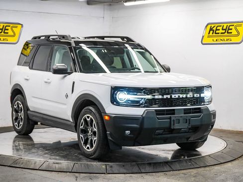 Used 2025 Ford Bronco Sport Outer Banks AWD/4WD image 5