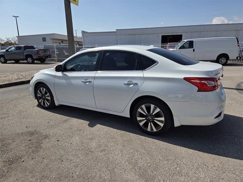 Used 2017 Nissan Sentra SL w/ SL Premium Technology Package image 11