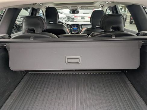 Certified 2023 Volvo XC60 B5 Plus w/ Protection Package Premier AWD/4WD image 28
