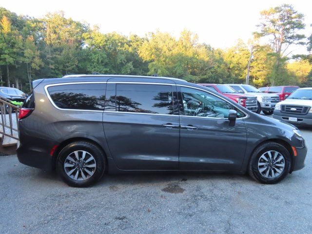 Used 2021 Chrysler Pacifica Touring-L FWD image 6