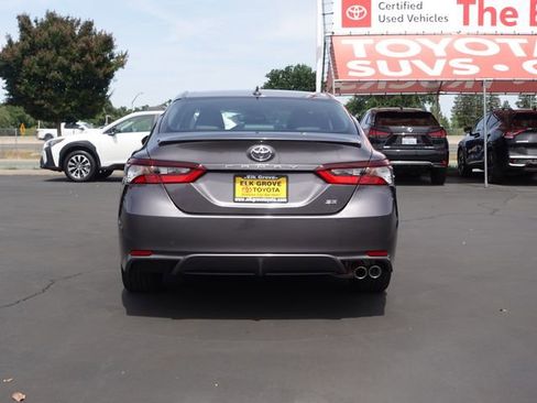 Used 2022 Toyota Camry SE w/ Convenience Package FWD image 9