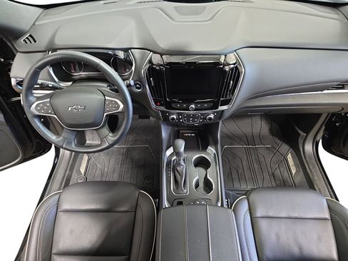 Certified 2023 Chevrolet Traverse Premier w/ Redline Edition AWD/4WD image 9