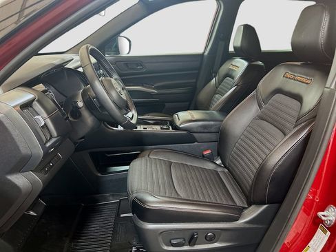 Used 2024 Nissan Pathfinder Rock Creek AWD/4WD image 18