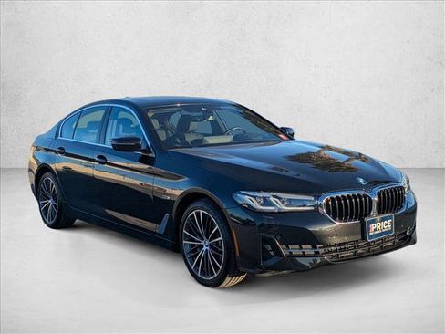 Certified 2023 BMW 530e w/ Premium Package image 3