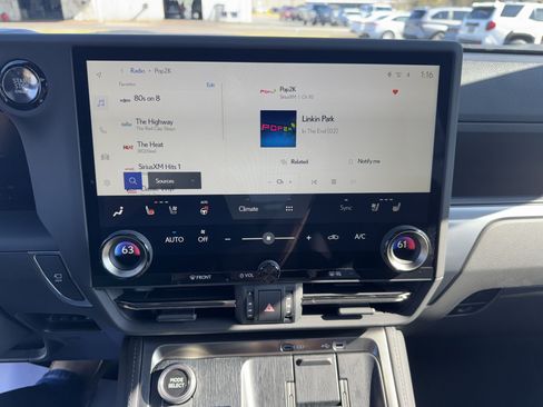 Used 2025 Lexus GX 550 image 19