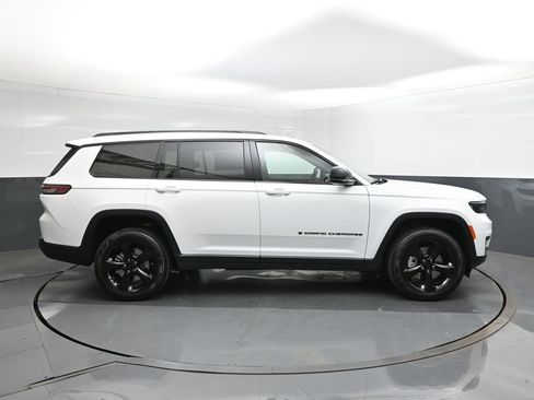 New 2025 Jeep Grand Cherokee L Limited w/ Black Appearance Package image 26
